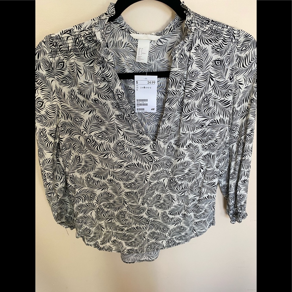 H&M black and cream design blouse